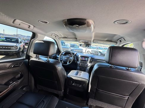 Used 2017 Chevrolet Suburban LT w/ Luxury Package image 25