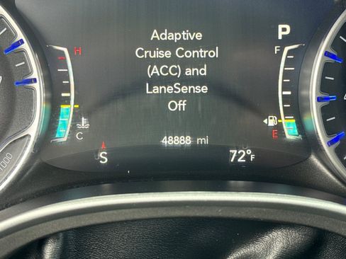 Used 2024 Chrysler Pacifica Touring-L FWD image 22