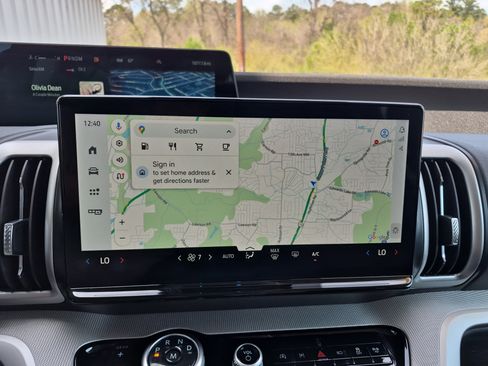 Used 2025 Ford Expedition Active image 36