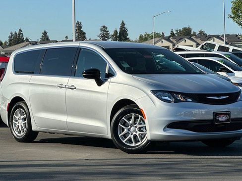 New 2026 Chrysler Voyager LX image 2