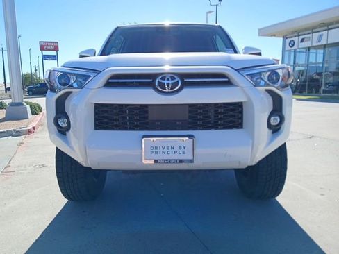 Used 2022 Toyota 4Runner SR5 image 2