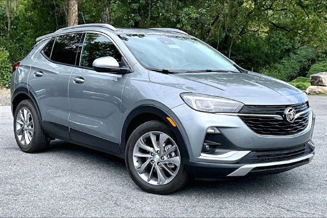 Used 2023 Buick Encore GX Essence w/ Experience Buick Package FWD image 2