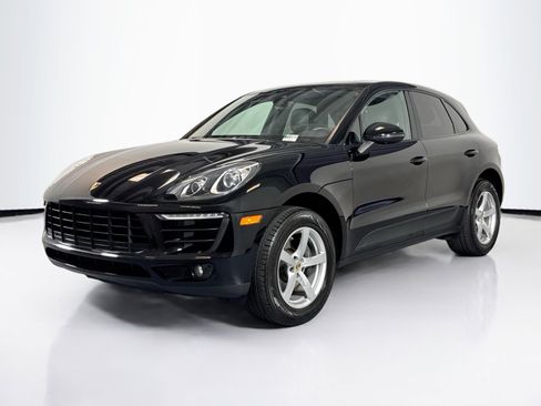 Used 2018 Porsche Macan AWD/4WD image 1