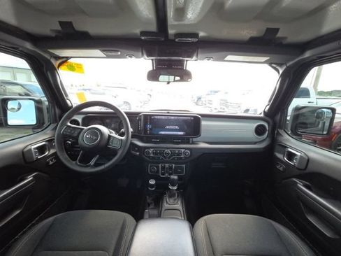 Used 2024 Jeep Wrangler Unlimited w/ Convenience Group AWD/4WD image 28