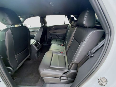 Used 2022 Volkswagen Atlas Cross Sport SE image 23