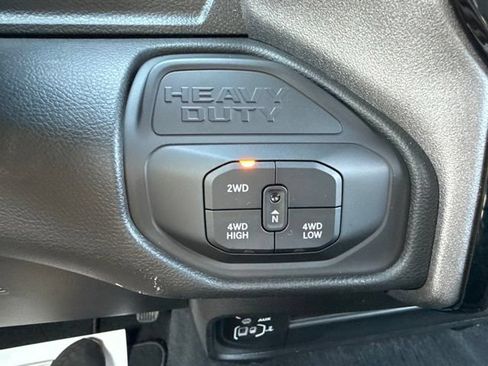 New 2026 RAM 3500 Tradesman AWD/4WD image 32