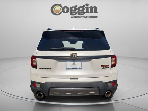 Certified 2022 Honda Passport TrailSport image 5