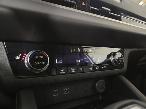 New 2026 Mitsubishi Outlander SE image 27