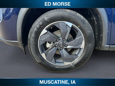 Used 2024 Nissan Rogue SV FWD image 14