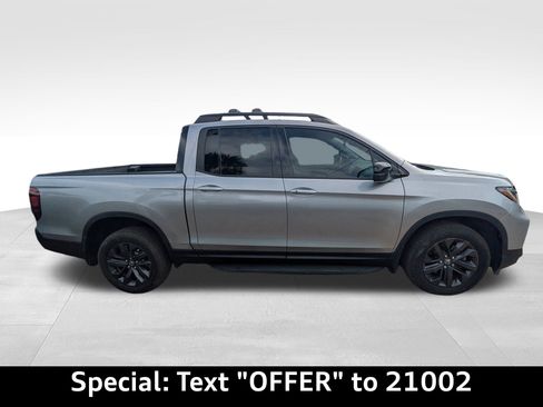 Used 2023 Honda Ridgeline Sport image 2