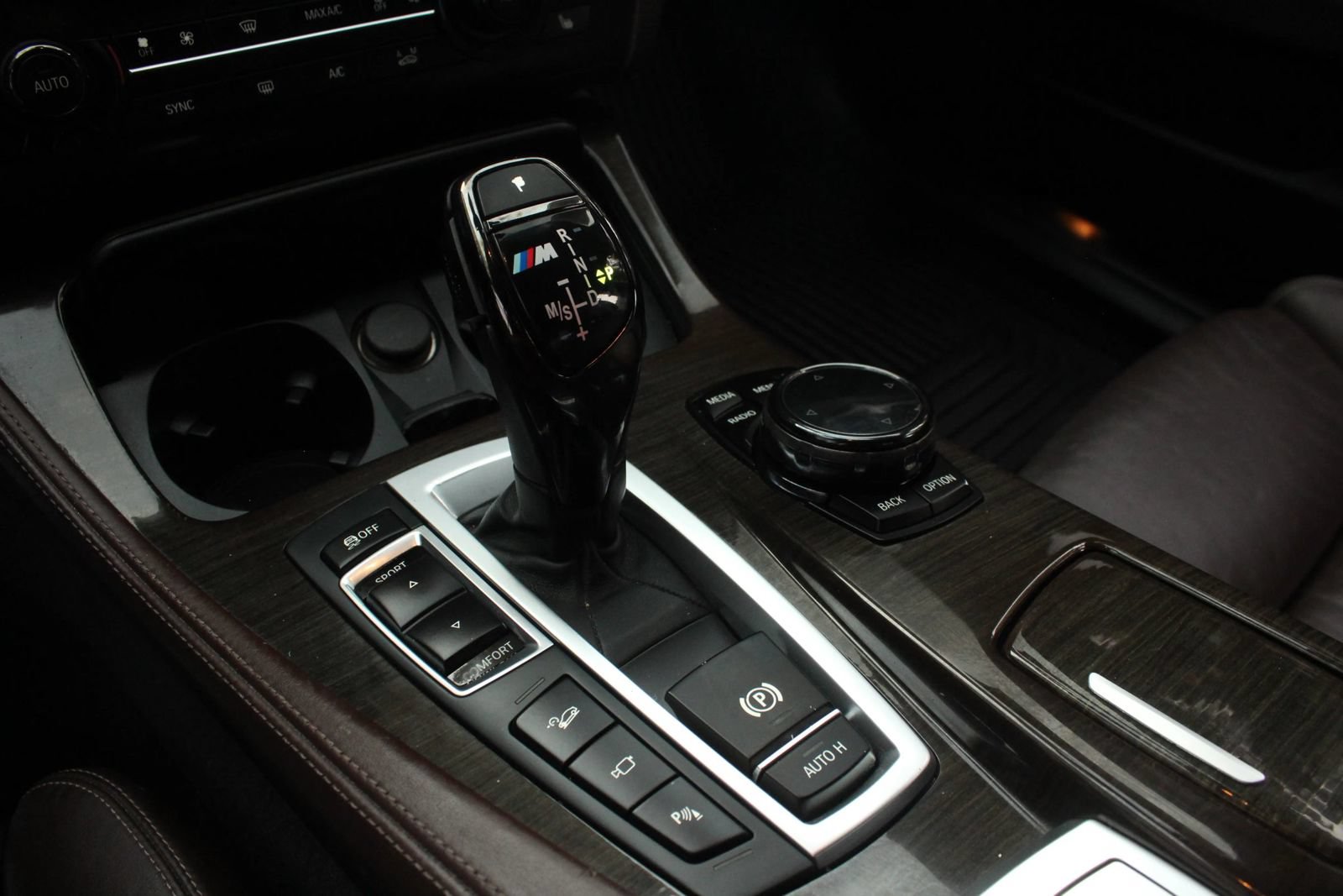Used 2014 BMW 550i xDrive Sedan AWD/4WD image 33