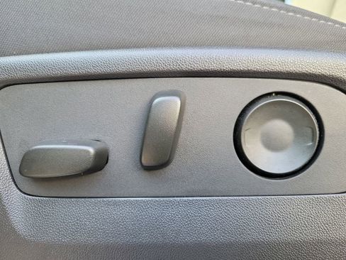 Used 2024 GMC Sierra 1500 SLE w/ Preferred Package image 17