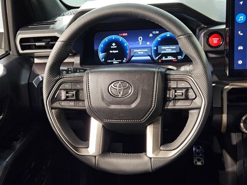 Used 2025 Toyota Tacoma TRD Sport AWD/4WD image 26