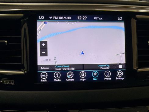 Used 2018 Chrysler Pacifica Touring Plus FWD image 19