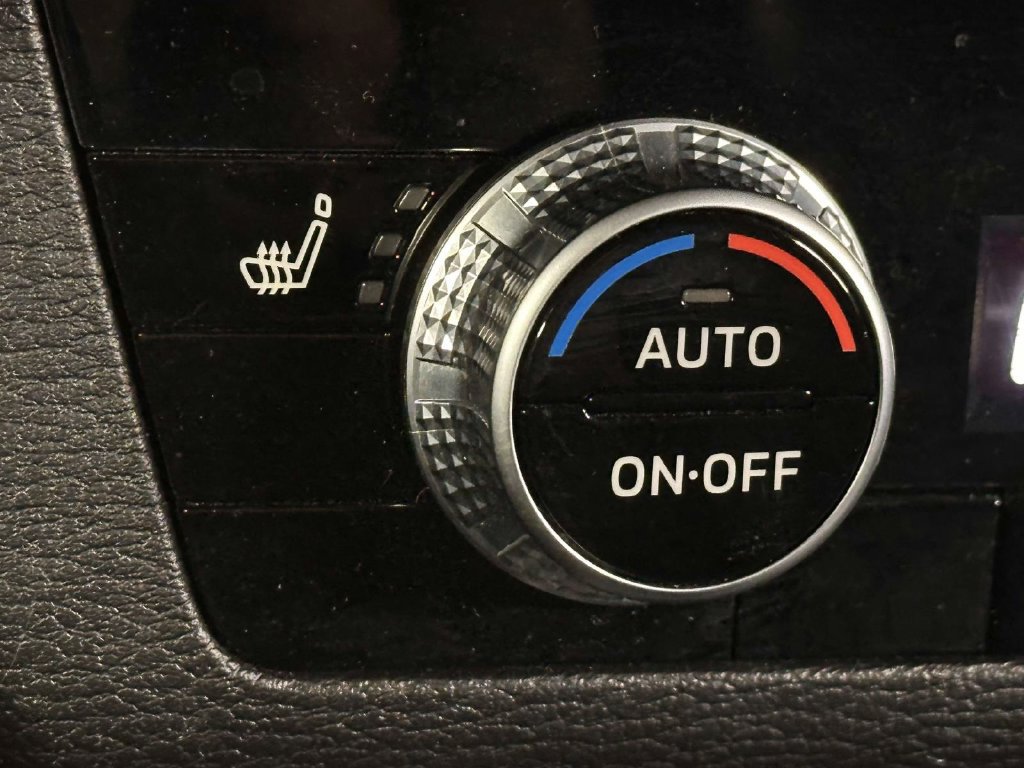 Used 2024 Mitsubishi Outlander SE AWD/4WD image 30