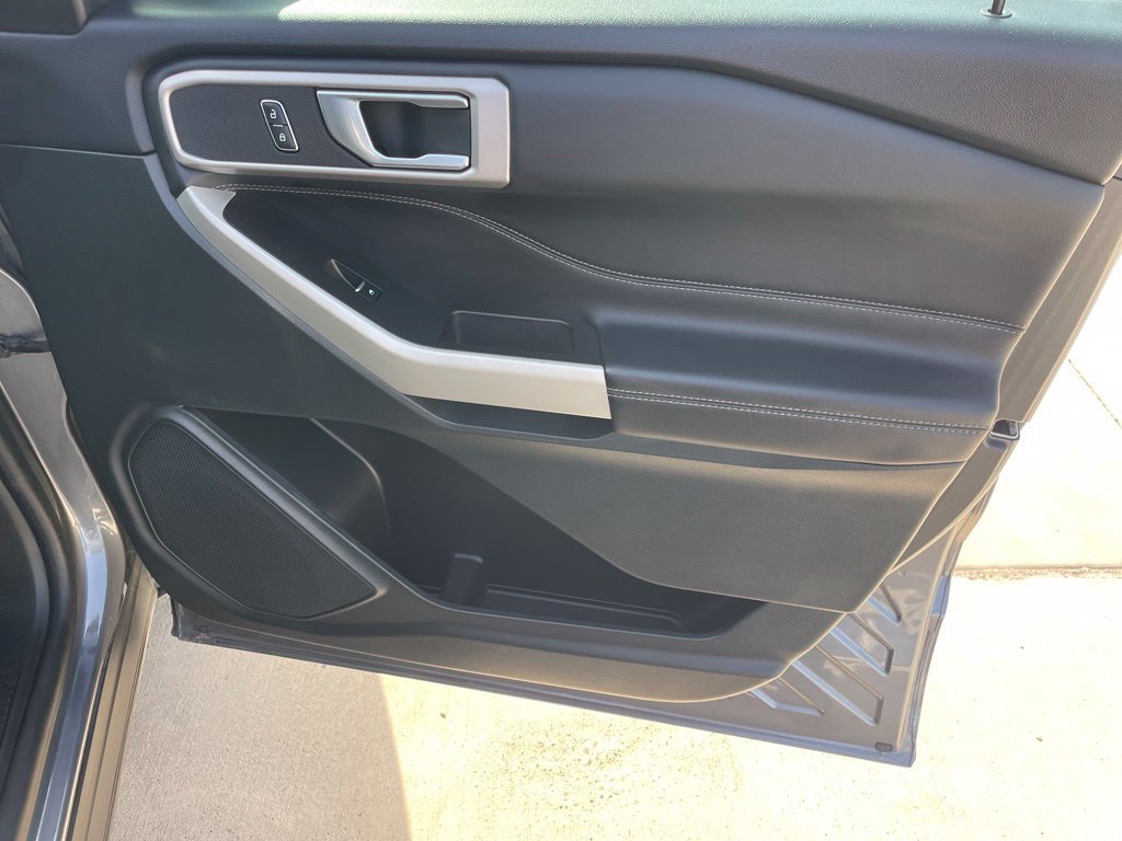 Used 2024 Ford Explorer XLT RWD image 27
