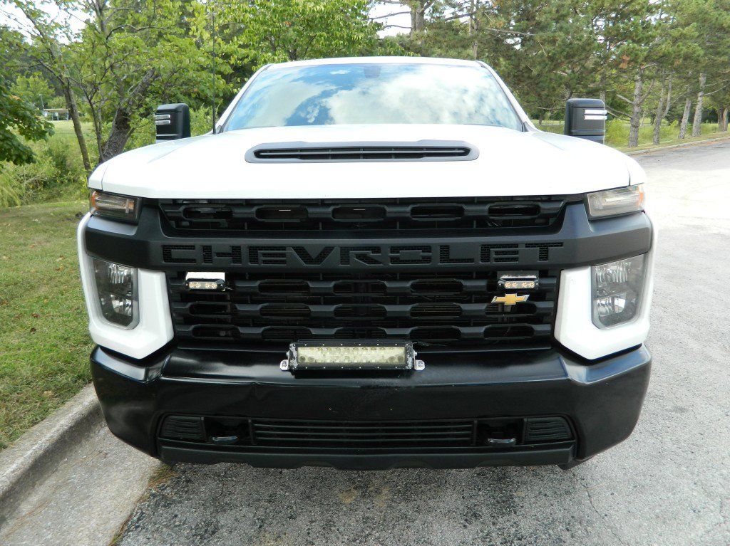 Used 2021 Chevrolet Silverado 2500 W/T w/ WT Convenience Package AWD/4WD image 2