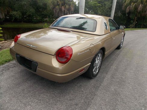 Used 2005 Ford Thunderbird RWD image 7