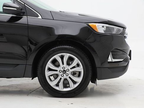 Used 2023 Ford Edge Titanium image 4