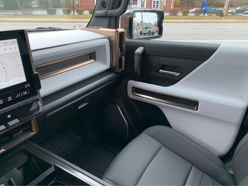 Used 2024 GMC Hummer EV 3X image 21