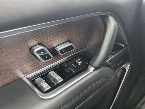 Used 2023 Land Rover Range Rover Autobiography AWD/4WD image 28