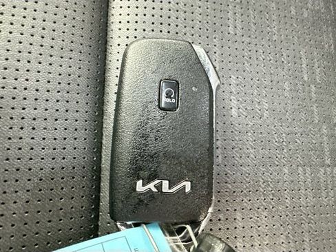Used 2023 Kia Niro SX Touring FWD image 18