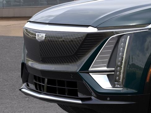 New 2026 Cadillac Lyriq Signature Luxury AWD/4WD image 13