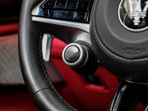 Used 2023 Maserati Grecale Modena image 25