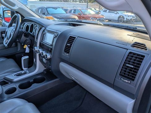 Used 2014 Toyota Sequoia Limited image 41