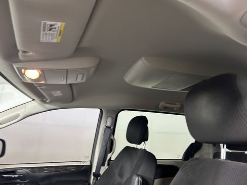 Used 2017 Dodge Grand Caravan SE w/ Power Window Group image 10