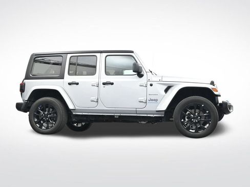 Used 2023 Jeep Wrangler Unlimited Sahara image 30