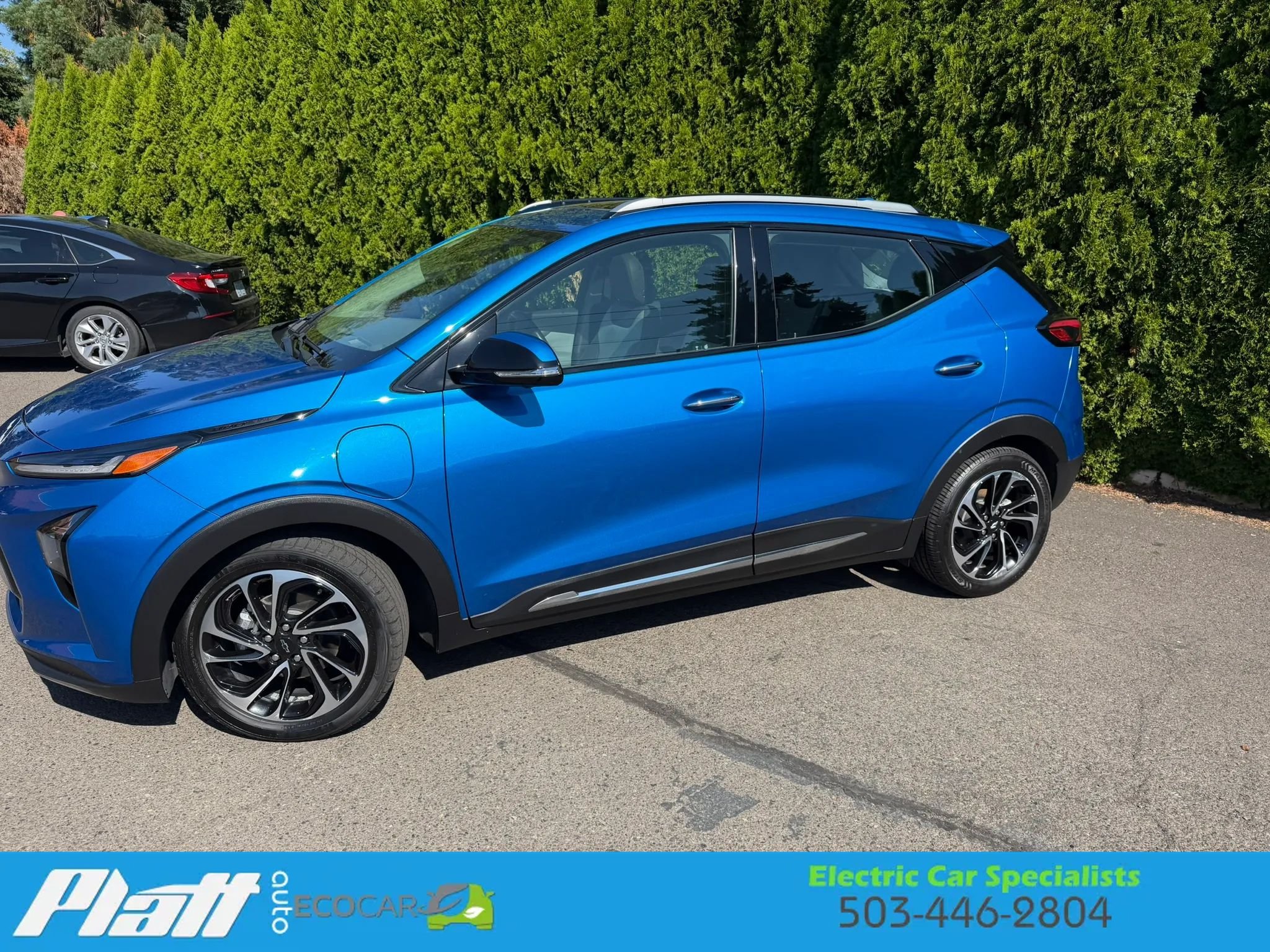 Used 2022 Chevrolet Bolt EUV Premier w/ Sun & Sound Package FWD image 4