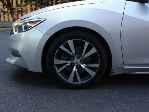 Used 2017 Nissan Maxima 3.5 SL FWD image 11
