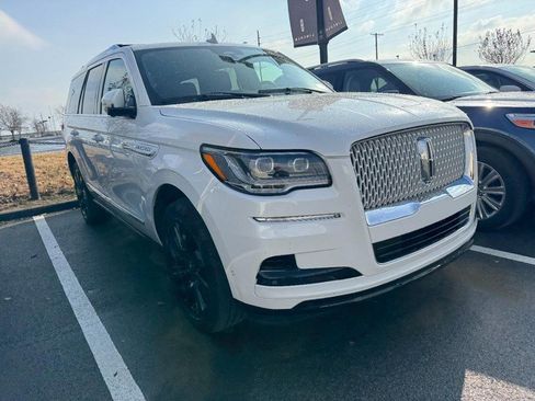 Certified 2023 Lincoln Navigator Reserve image 3