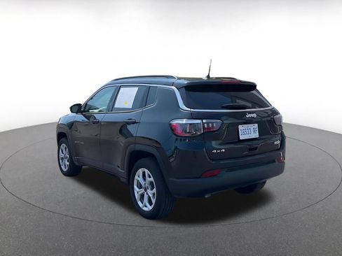 Used 2025 Jeep Compass Latitude AWD/4WD image 11