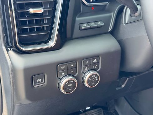 New 2026 GMC Sierra 2500 Denali Ultimate w/ Max Trailering Package AWD/4WD image 11