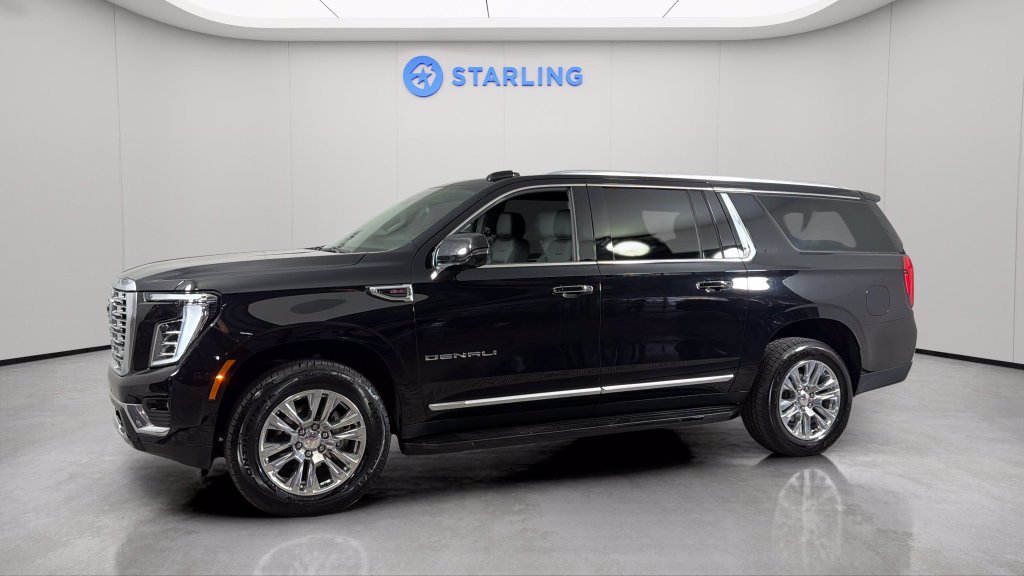 Used 2025 GMC Yukon XL Denali AWD/4WD image 2