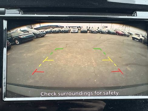 Used 2021 Nissan Rogue Sport S image 9