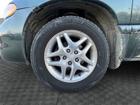 Used 2000 Dodge Grand Caravan SE image 13