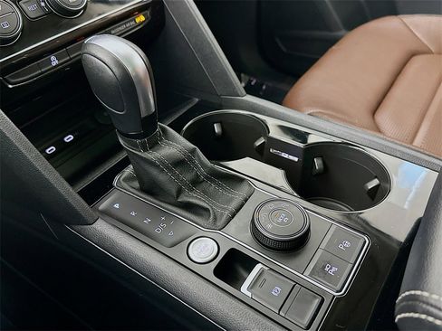 Used 2022 Volkswagen Atlas SEL Premium image 16