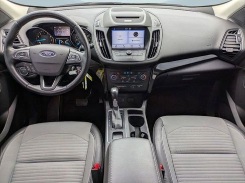 Used 2017 Ford Escape SE w/ Equipment Group 201A FWD image 17