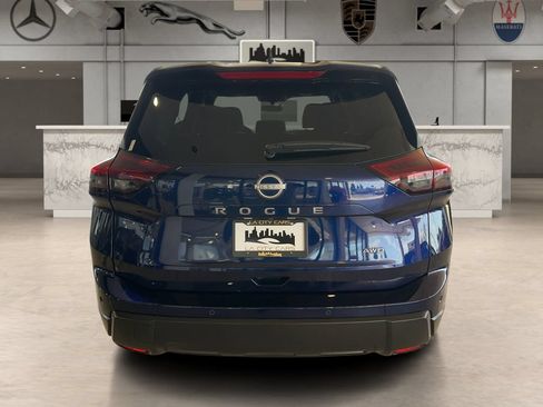 Used 2026 Nissan Rogue SV AWD/4WD image 4
