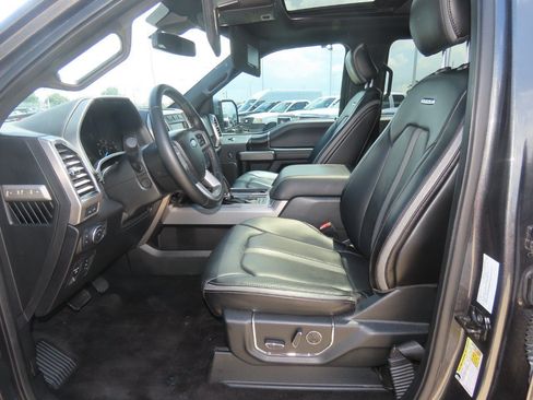 Used 2018 Ford F150 Platinum w/ Equipment Group 701A Luxury RWD image 26