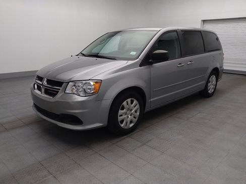 Used 2017 Dodge Grand Caravan SE w/ Power Window Group FWD image 2