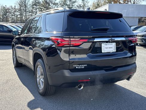 Used 2023 Chevrolet Traverse LT image 6