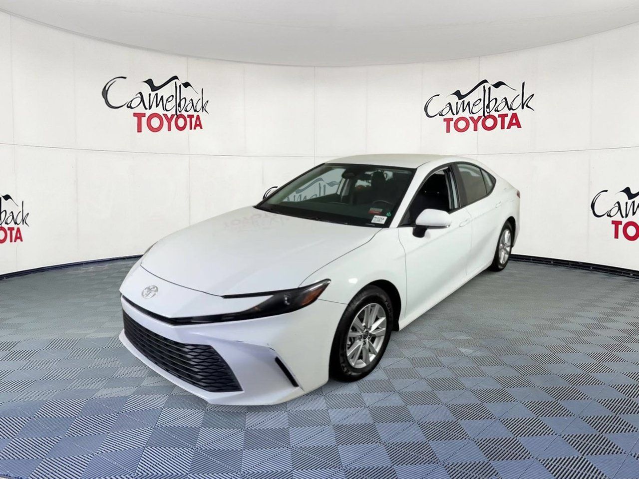 Used 2025 Toyota Camry LE FWD image 7