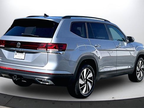 Used 2024 Volkswagen Atlas SE image 9