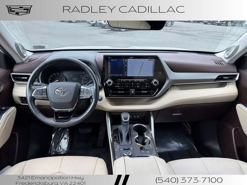 Used 2021 Toyota Highlander Limited AWD/4WD image 12