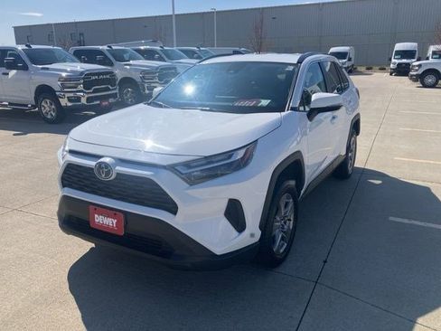 Used 2025 Toyota RAV4 XLE image 3