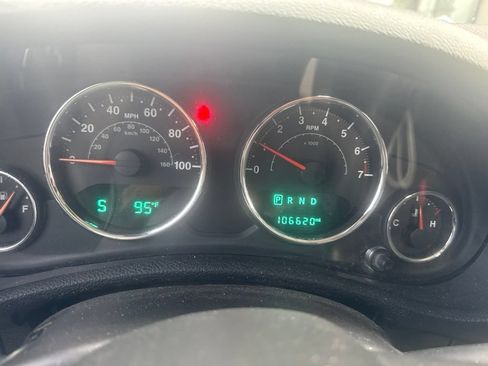 Used 2015 Jeep Wrangler Unlimited Sport w/ Quick Order Package 24S AWD/4WD image 6